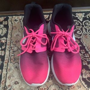 Nike Roshe Youth Sneaker